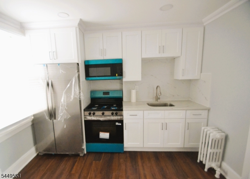 56 Hobart Pl Property Photo 5