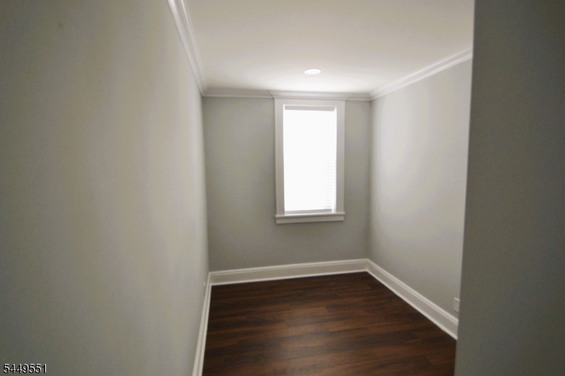 56 Hobart Pl Property Photo 9