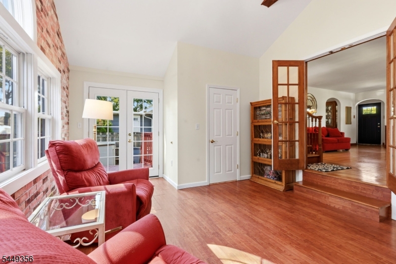 366 Vosseller Ave Property Photo 13
