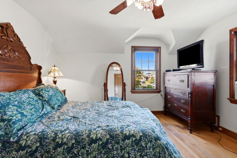 366 Vosseller Ave Property Photo 17