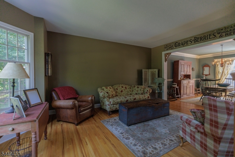 11 Donna Lane Property Photo 9