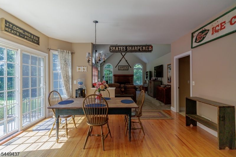 11 Donna Lane Property Photo 14