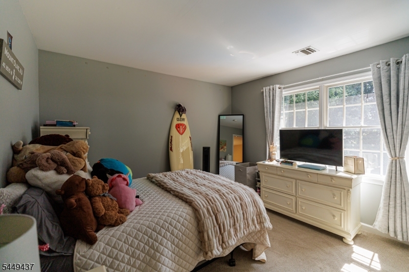 11 Donna Lane Property Photo 18