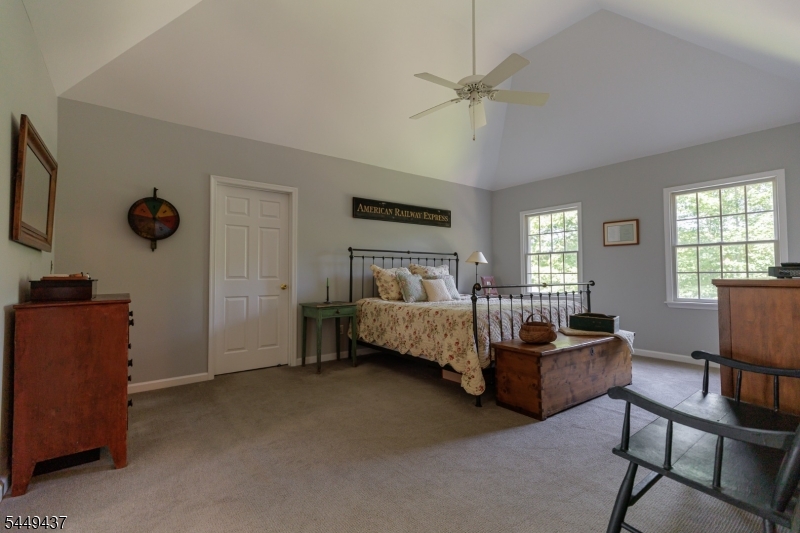 11 Donna Lane Property Photo 20