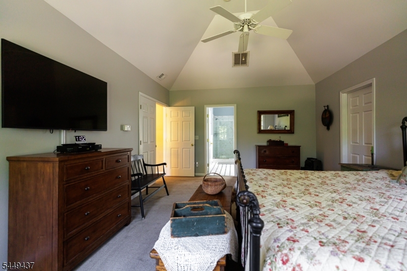 11 Donna Lane Property Photo 21
