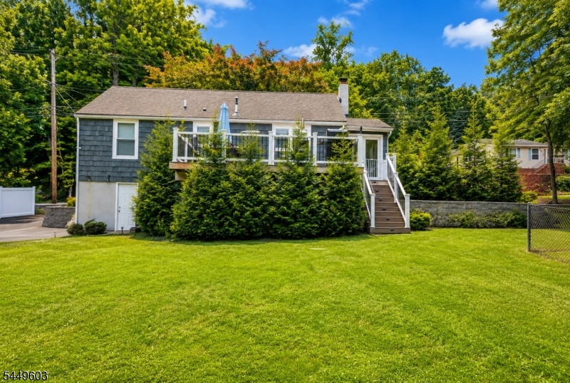 18 Tamarack Rd Property Photo 4