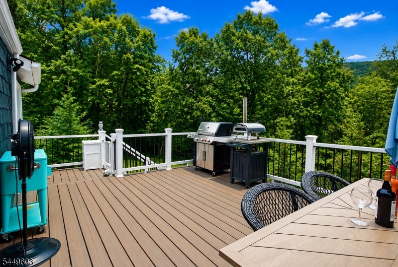 18 Tamarack Rd Property Photo 10