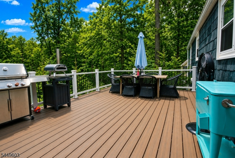 18 Tamarack Rd Property Photo 11