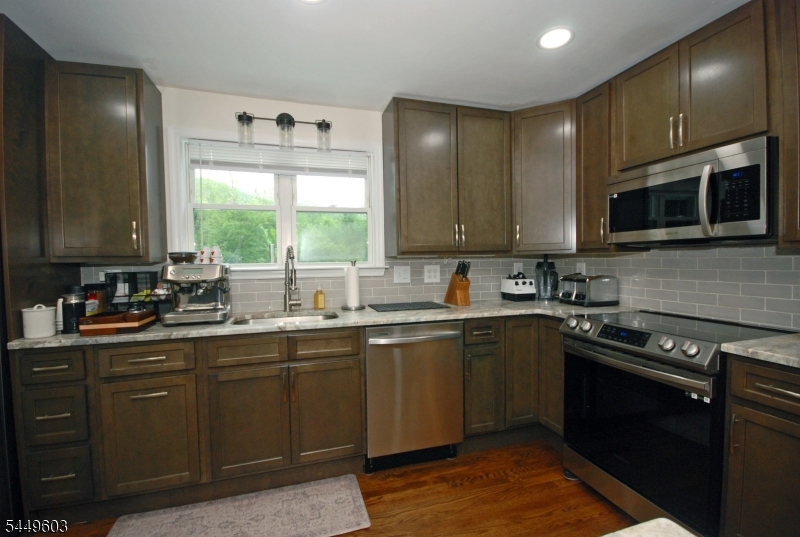 18 Tamarack Rd Property Photo 14