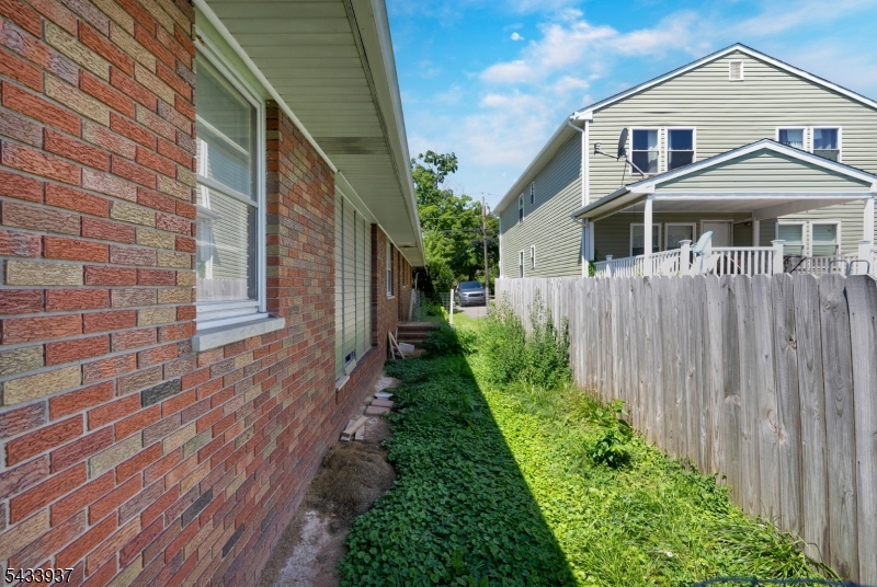 314 Sherman Ave Property Photo 5