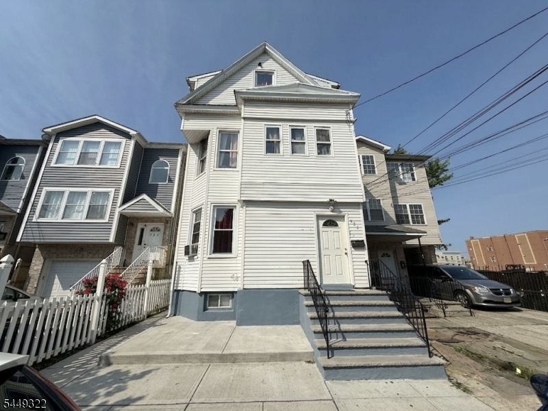 428 Livingston St Property Photo 1