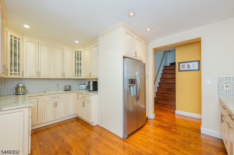 160 Mt Vernon St Property Photo 8