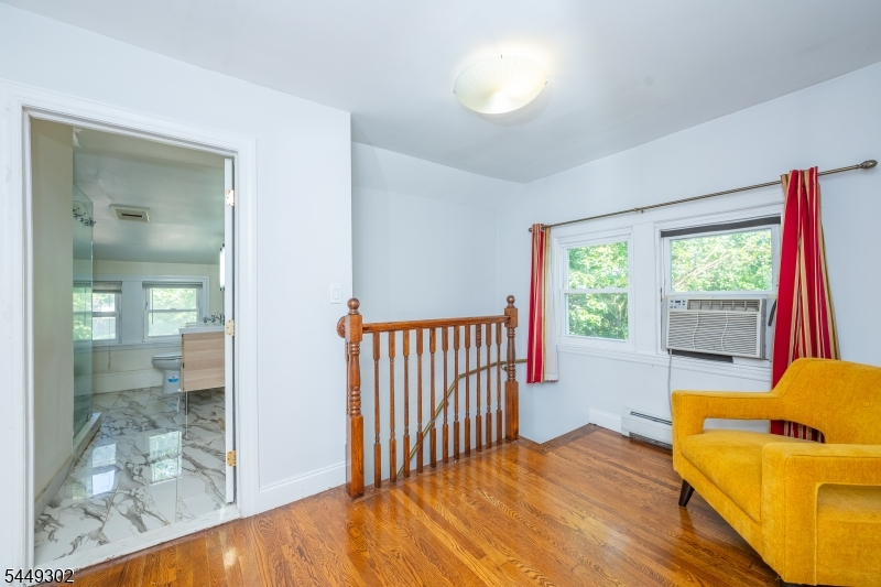 160 Mt Vernon St Property Photo 16