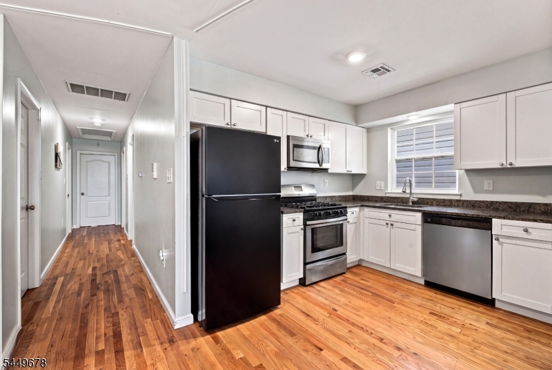 312 Orange St Property Photo 4