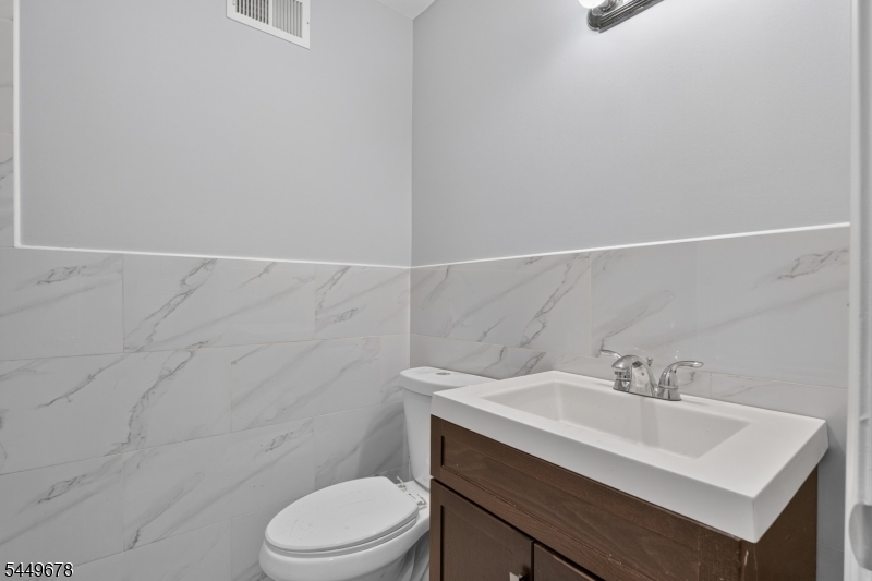 312 Orange St Property Photo 6