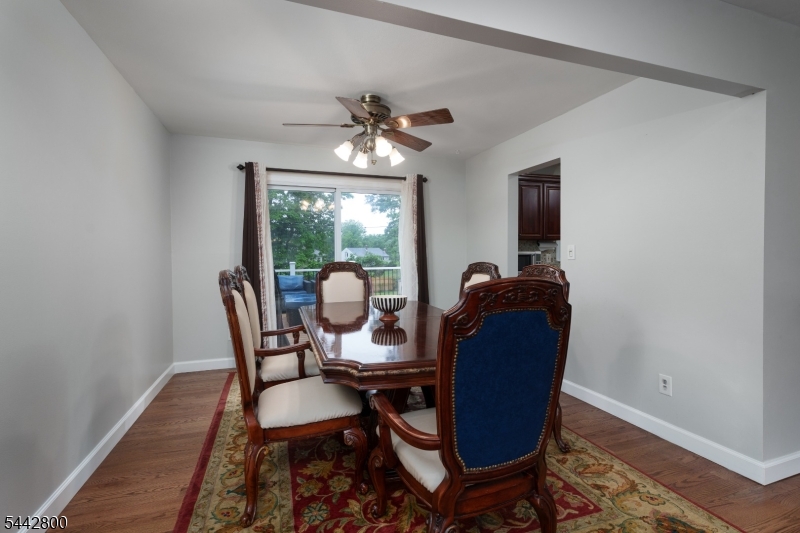 2025 Oak Tree Rd Property Photo 11