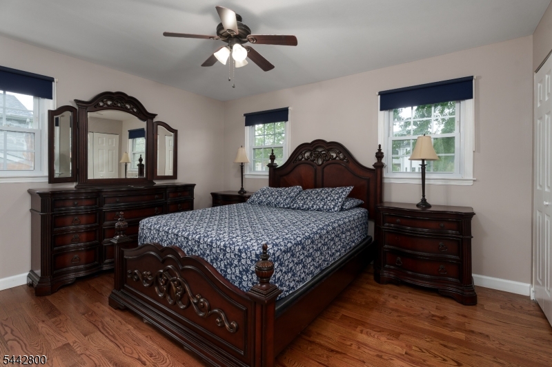 2025 Oak Tree Rd Property Photo 15