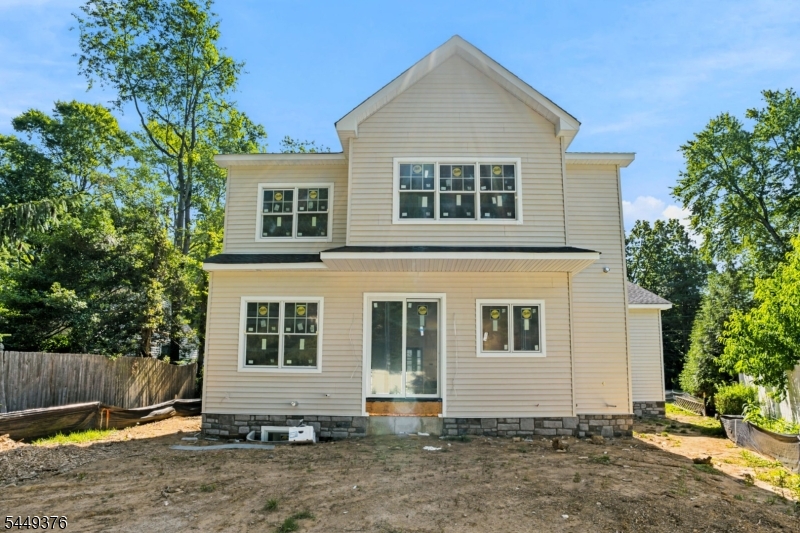 11 Maplewood Dr Property Photo 4