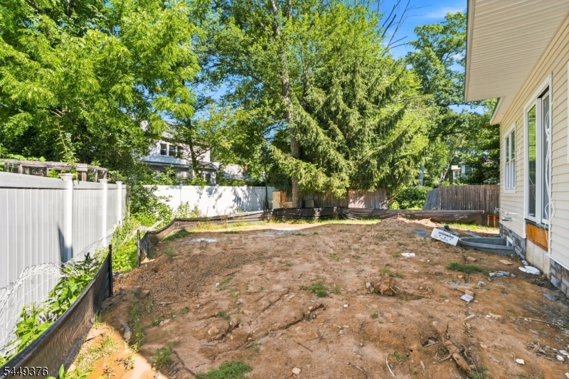 11 Maplewood Dr Property Photo 5