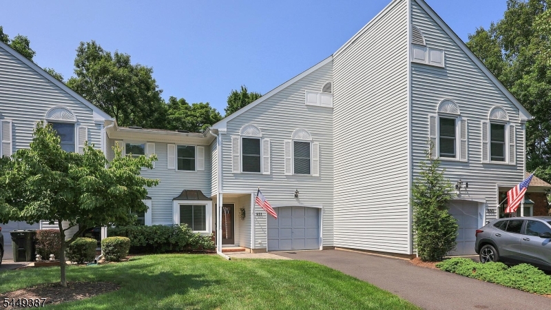 851 Princeton Ct Property Photo 1