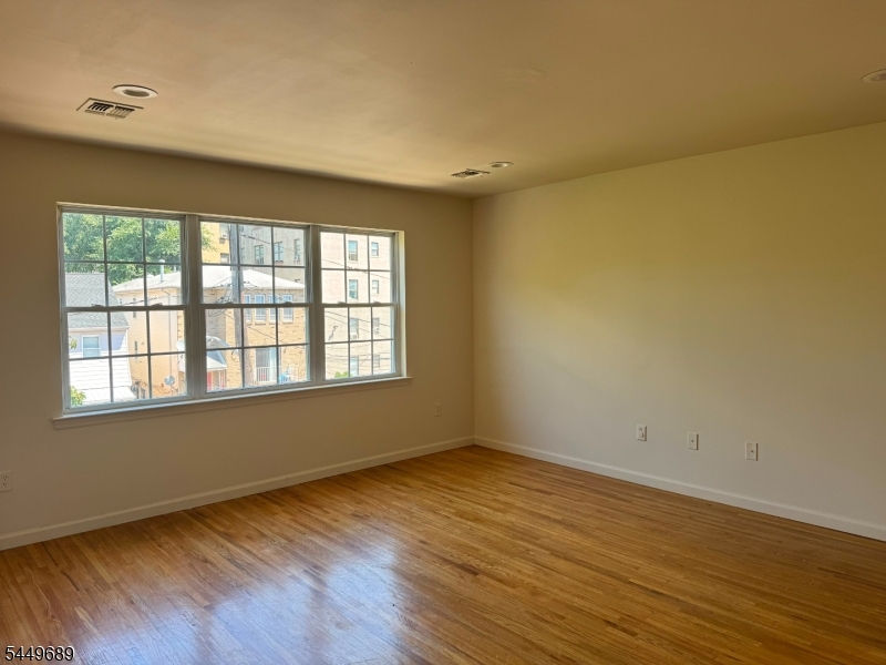 12 Halleck St Property Photo 11