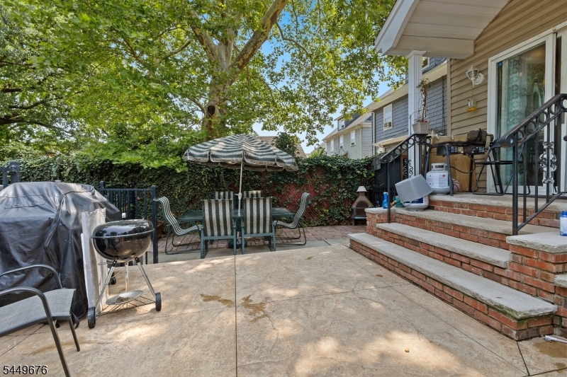 821 Wyoming Ave Property Photo 33