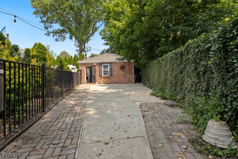 821 Wyoming Ave Property Photo 37