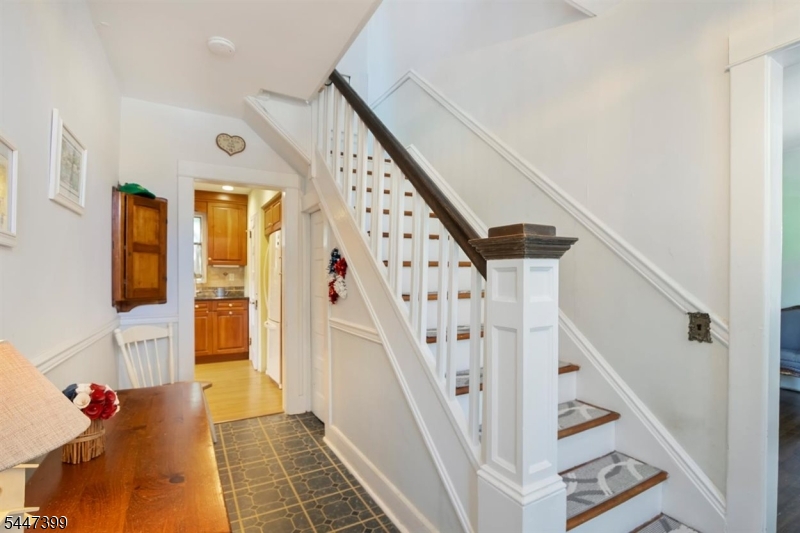 35 Lowell St Property Photo 8