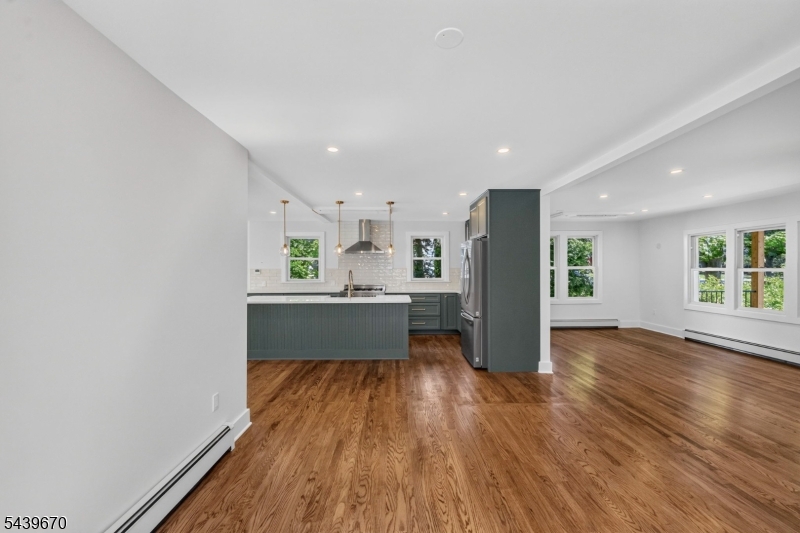 129 W Oak St Property Photo 16