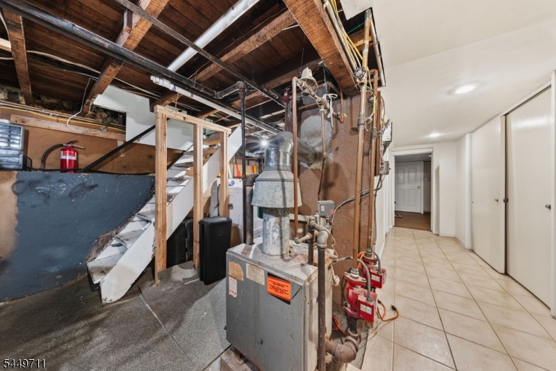 373 Oak St Property Photo 18