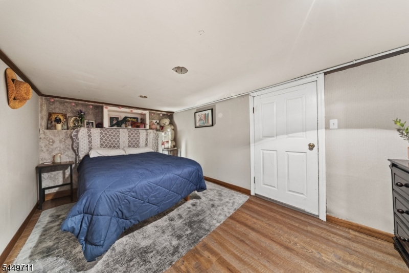 373 Oak St Property Photo 20