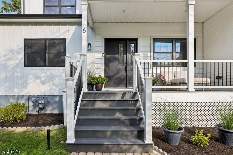 6 Ridgedale Ave Property Photo 2