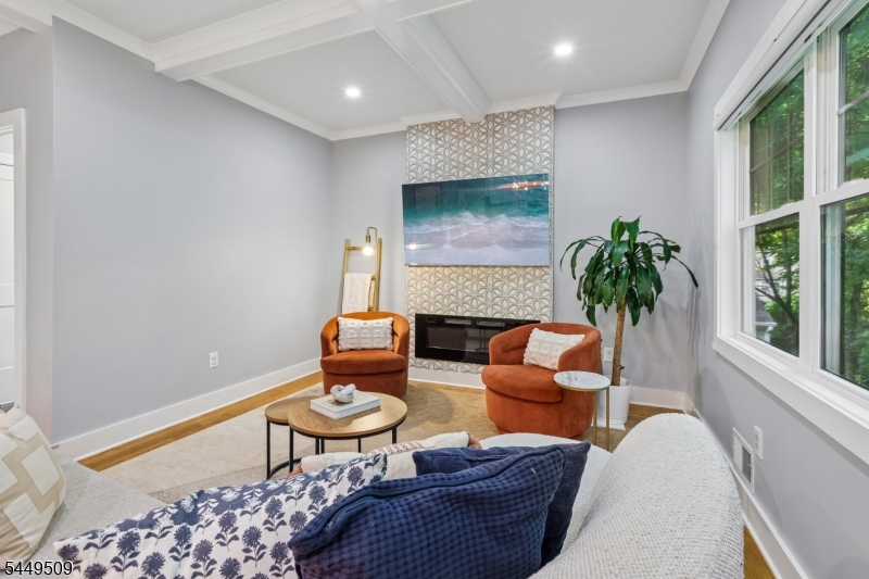 6 Ridgedale Ave Property Photo 8
