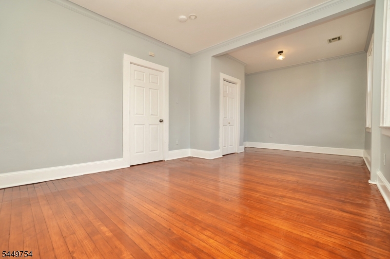 150 Columbia Ave Property Photo 3