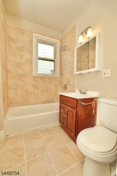150 Columbia Ave Property Photo 8