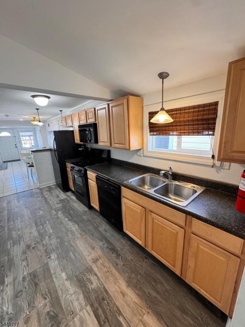 257 Sheridan Ave Property Photo 12