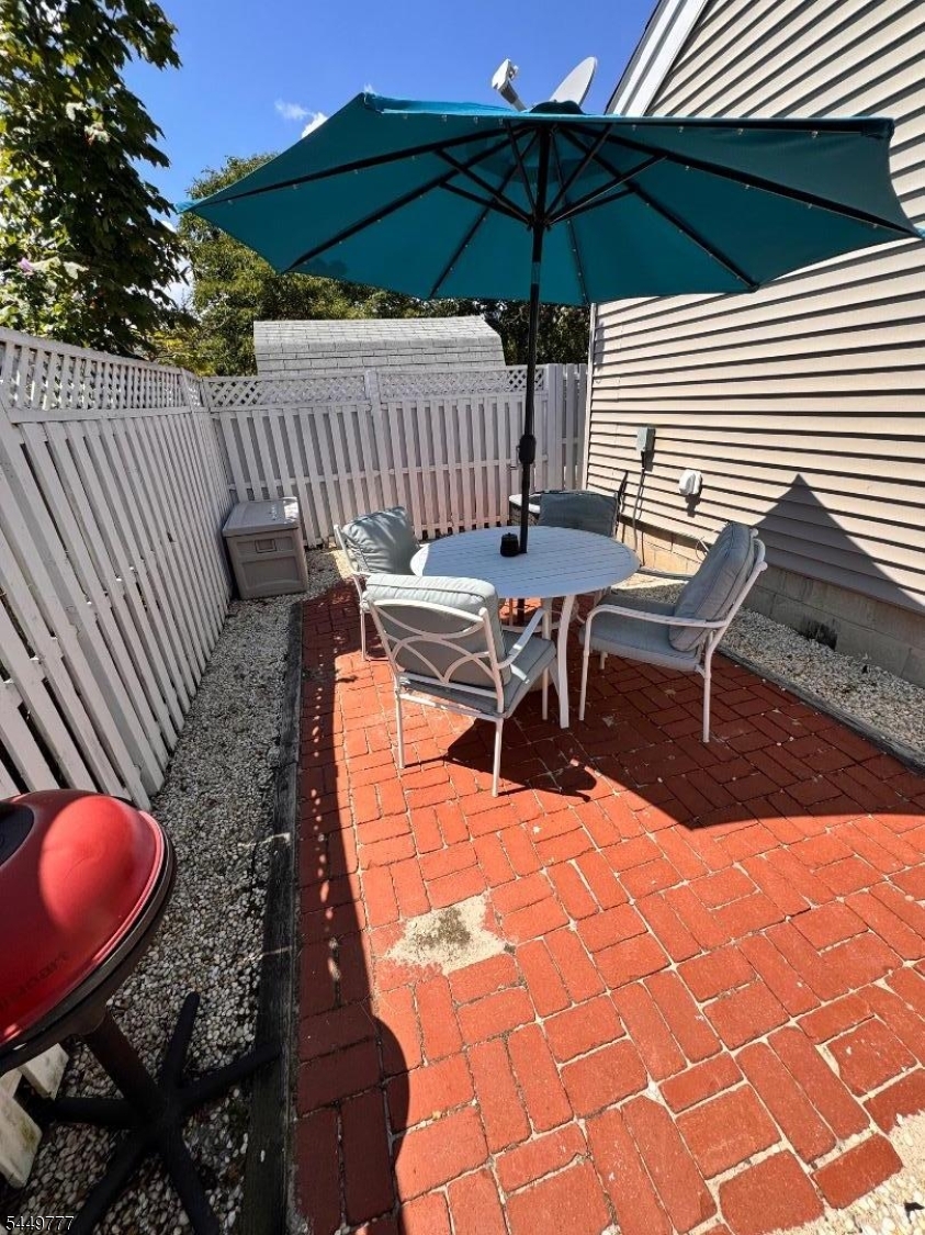 257 Sheridan Ave Property Photo 22