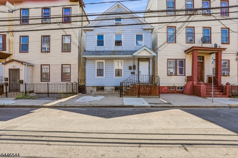 101 Highland Ave Property Photo 1