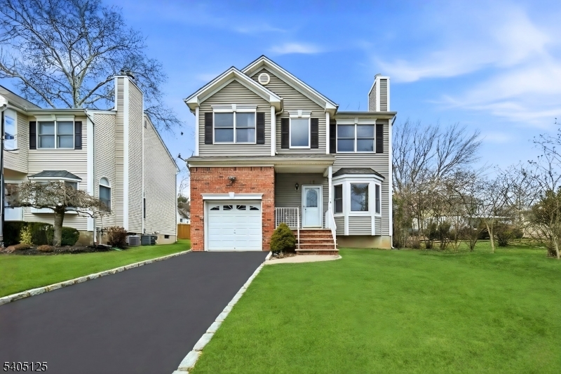 17 Grove St Property Photo 1