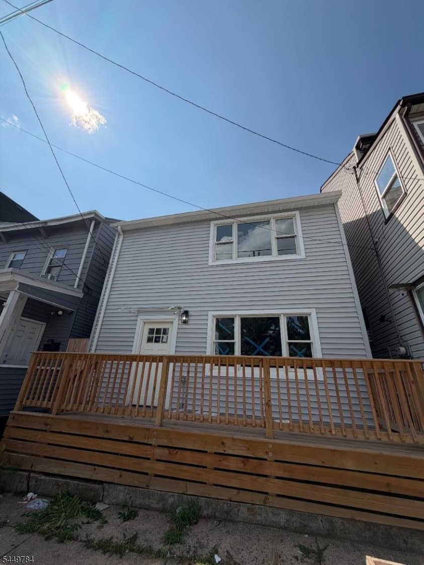 40 N York St Property Photo 1