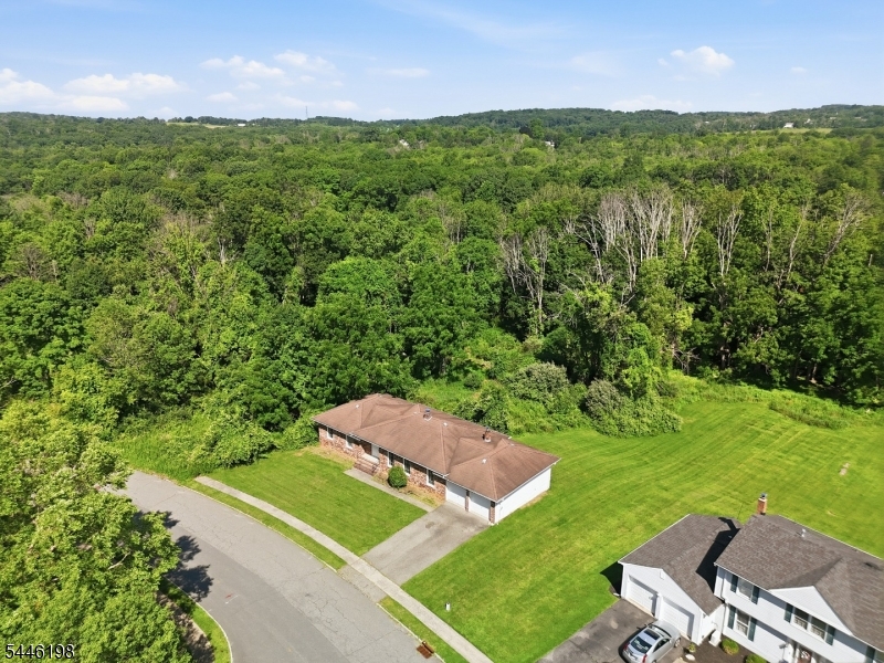 12 Aldersgate Cir Property Photo 3