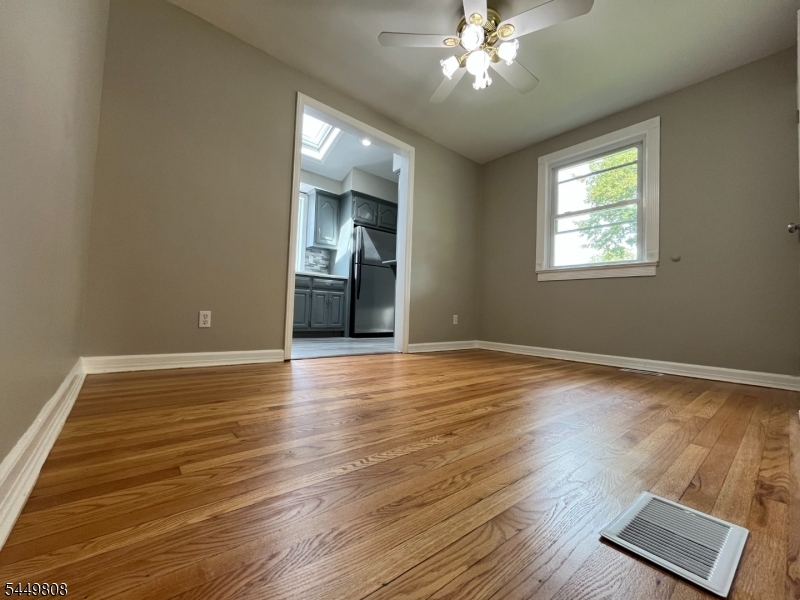 67 Rowland Ave Property Photo 6