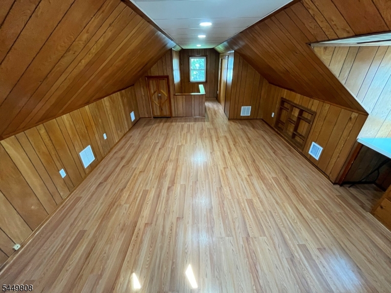 67 Rowland Ave Property Photo 13