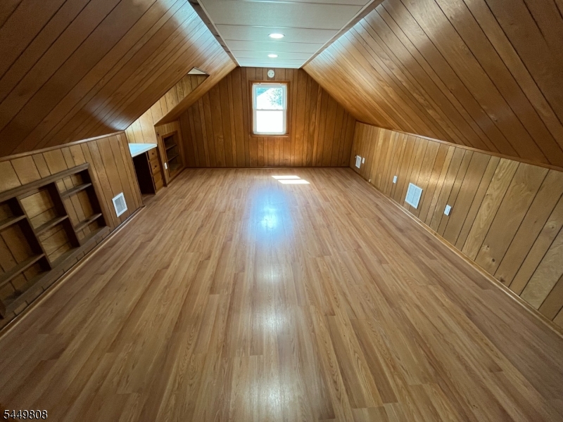 67 Rowland Ave Property Photo 14