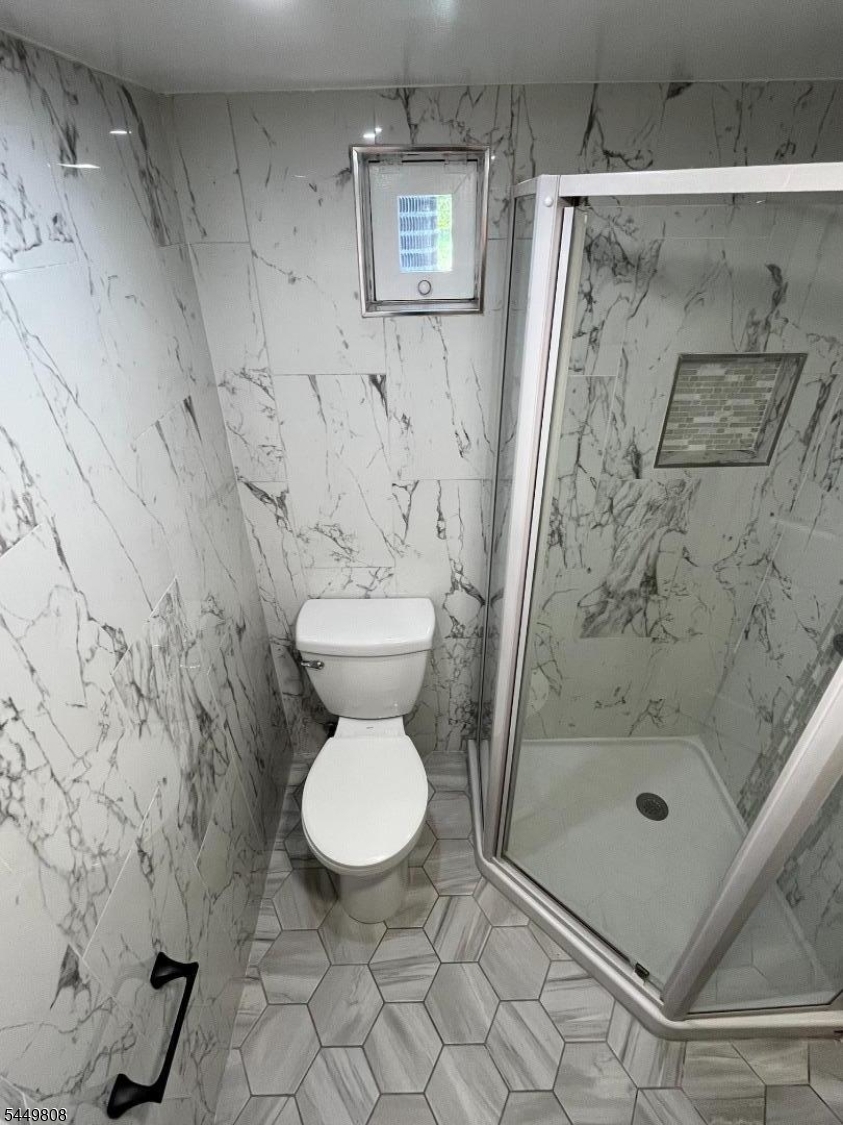 67 Rowland Ave Property Photo 19