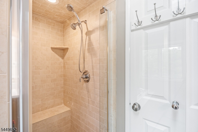 5 St Charles Ave Property Photo 22