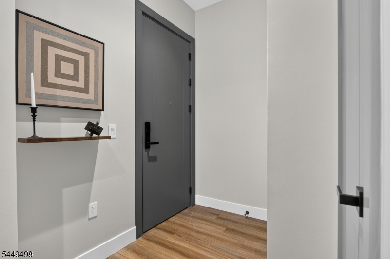 303 Washington St 8j Property Photo 2