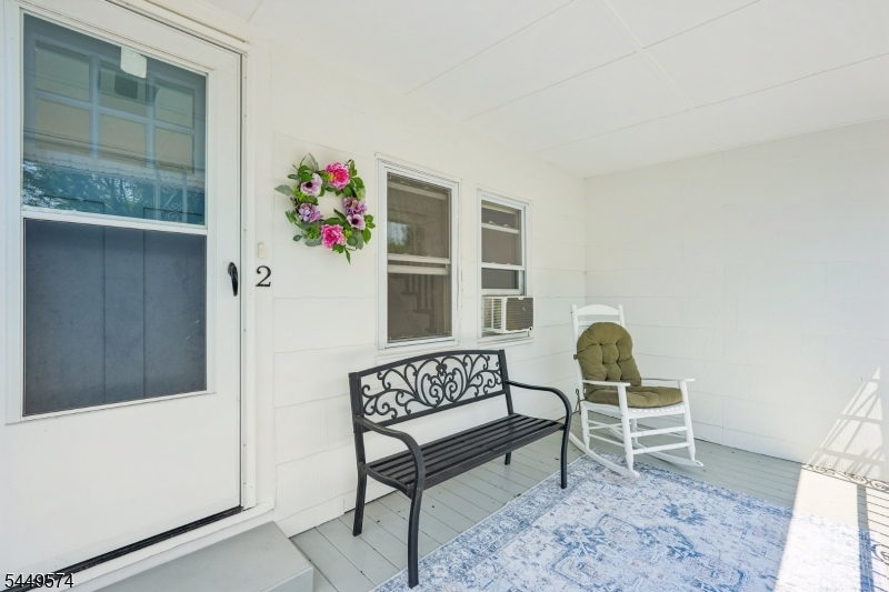 2 Howard St Property Photo 4