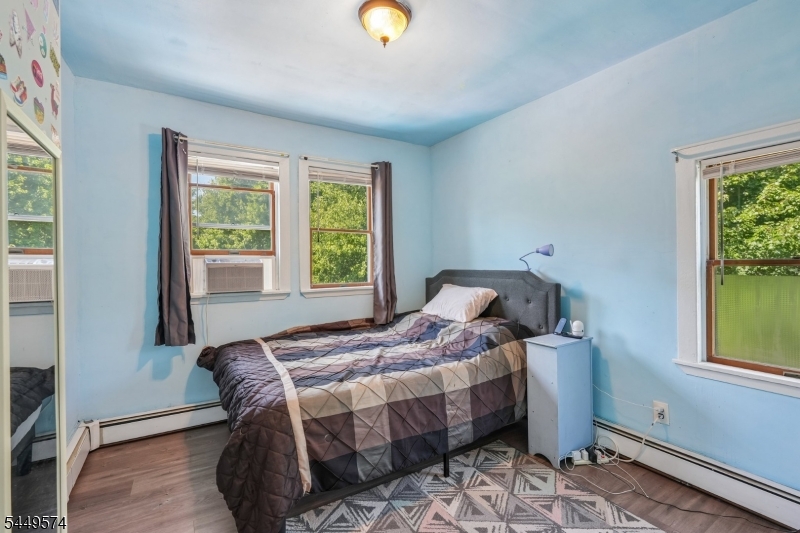 2 Howard St Property Photo 14