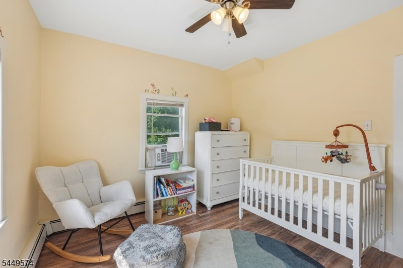 2 Howard St Property Photo 16